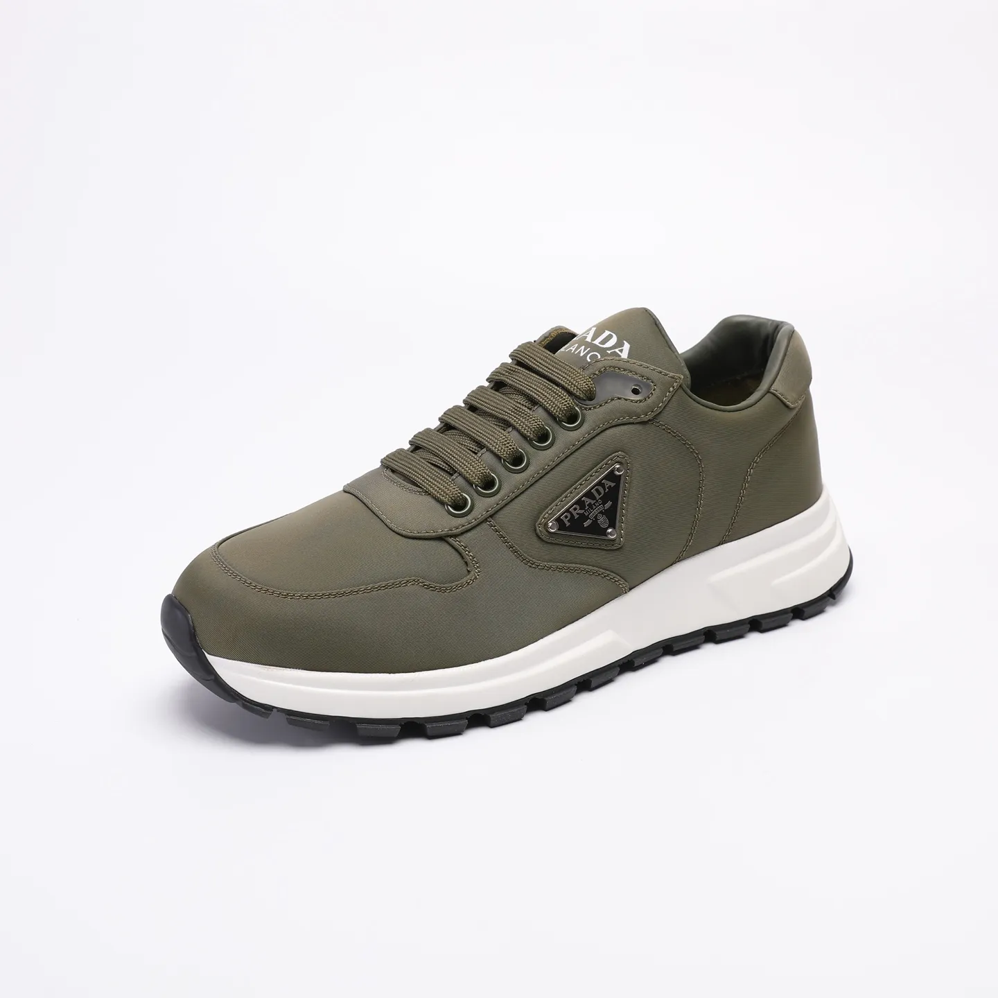 Batch 580 [PRADA] Men's shoes are popular in the counter, official website synchronization, high-quality shipments. Fabric: original cowhide with snakeskin. Lining: cowhide feet + cowhide lining. Outsole: original TPU + foam. Size: 38-46